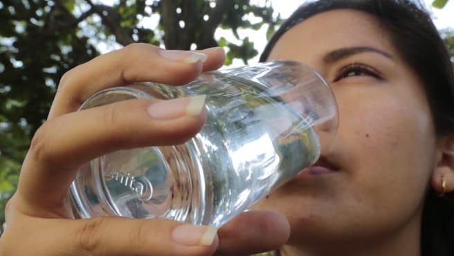 La importancia de la hidratación en verano para prevenir golpes de calor